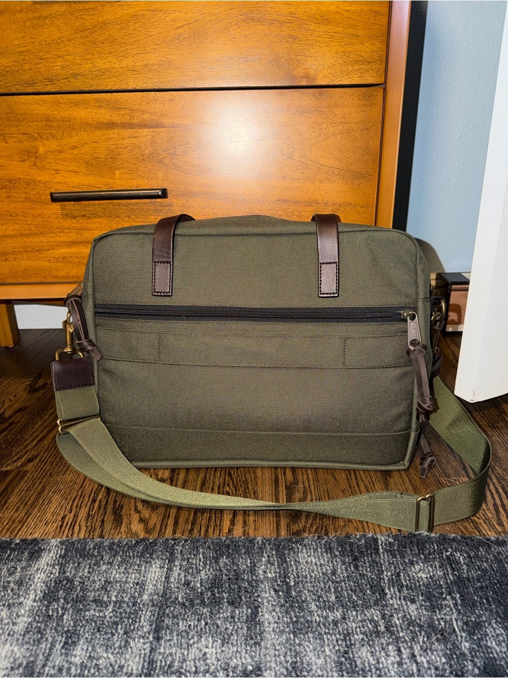 Filson Dryden Briefcase Otter Green 1000D Nylon Laptop Bag - Picture 3 of 9